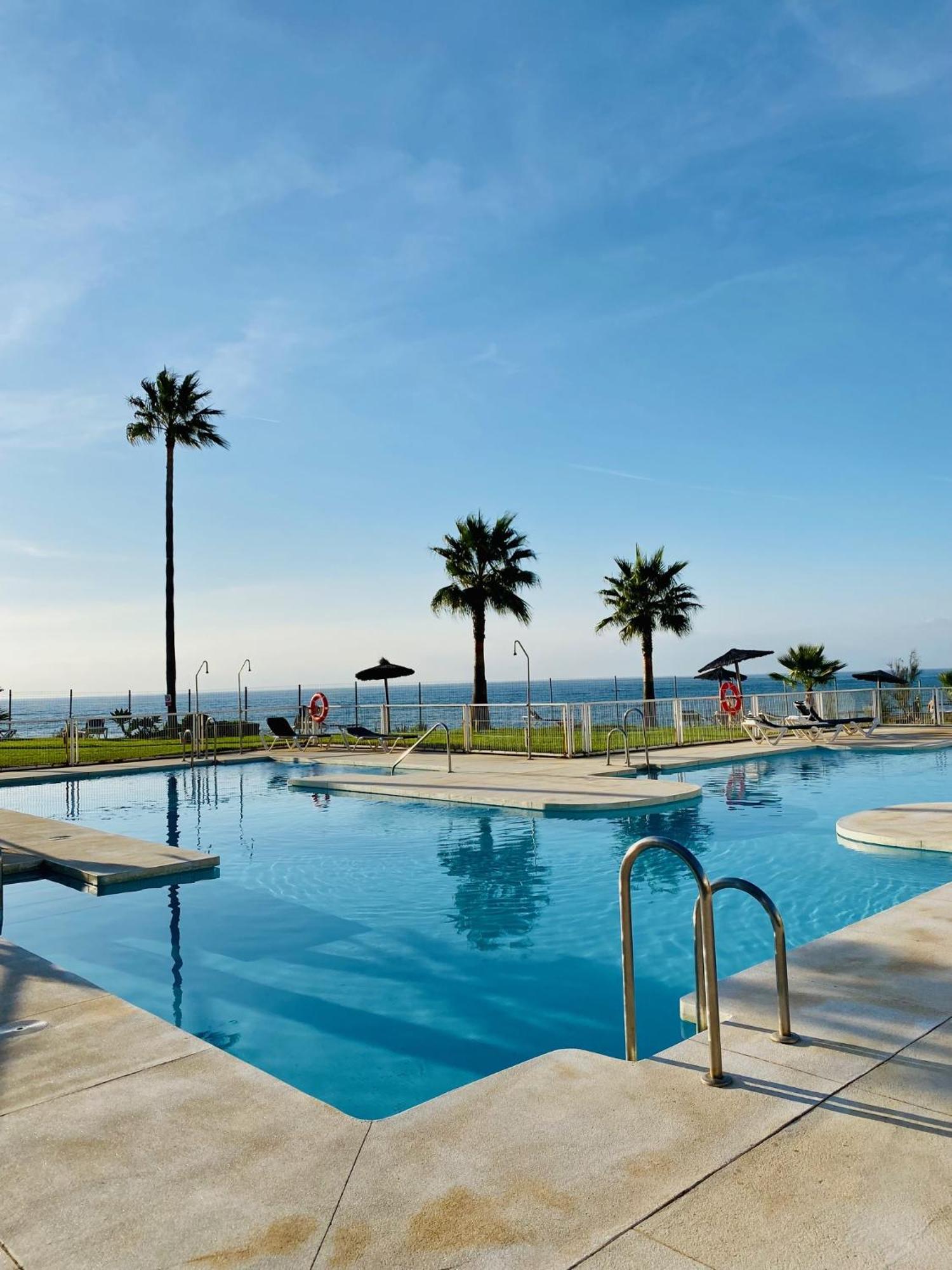 Sunshine Beach Front Complex, Wifi, Modern 카사레스 외부 사진