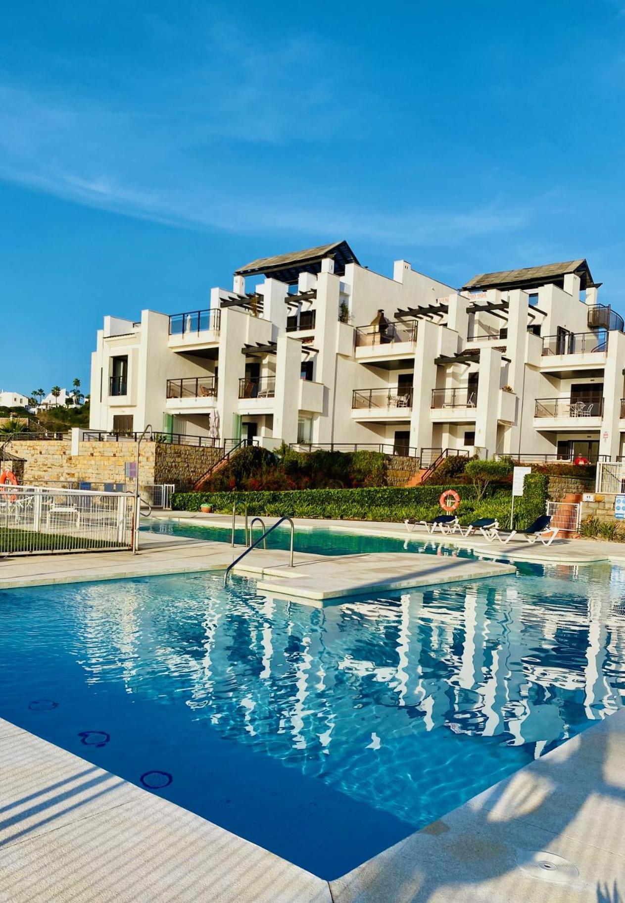 Sunshine Beach Front Complex, Wifi, Modern 카사레스 외부 사진